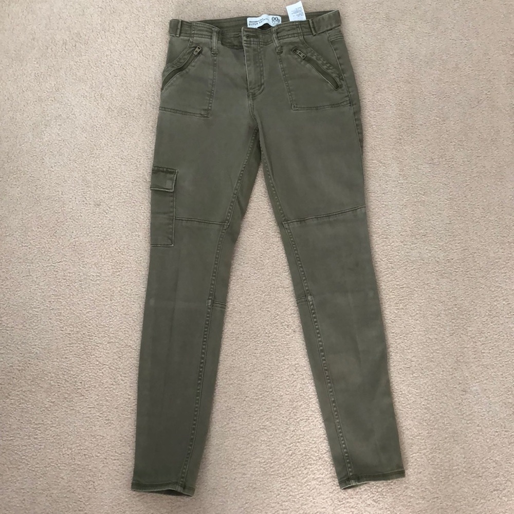 Abercrombie military-green skinny jeggings.